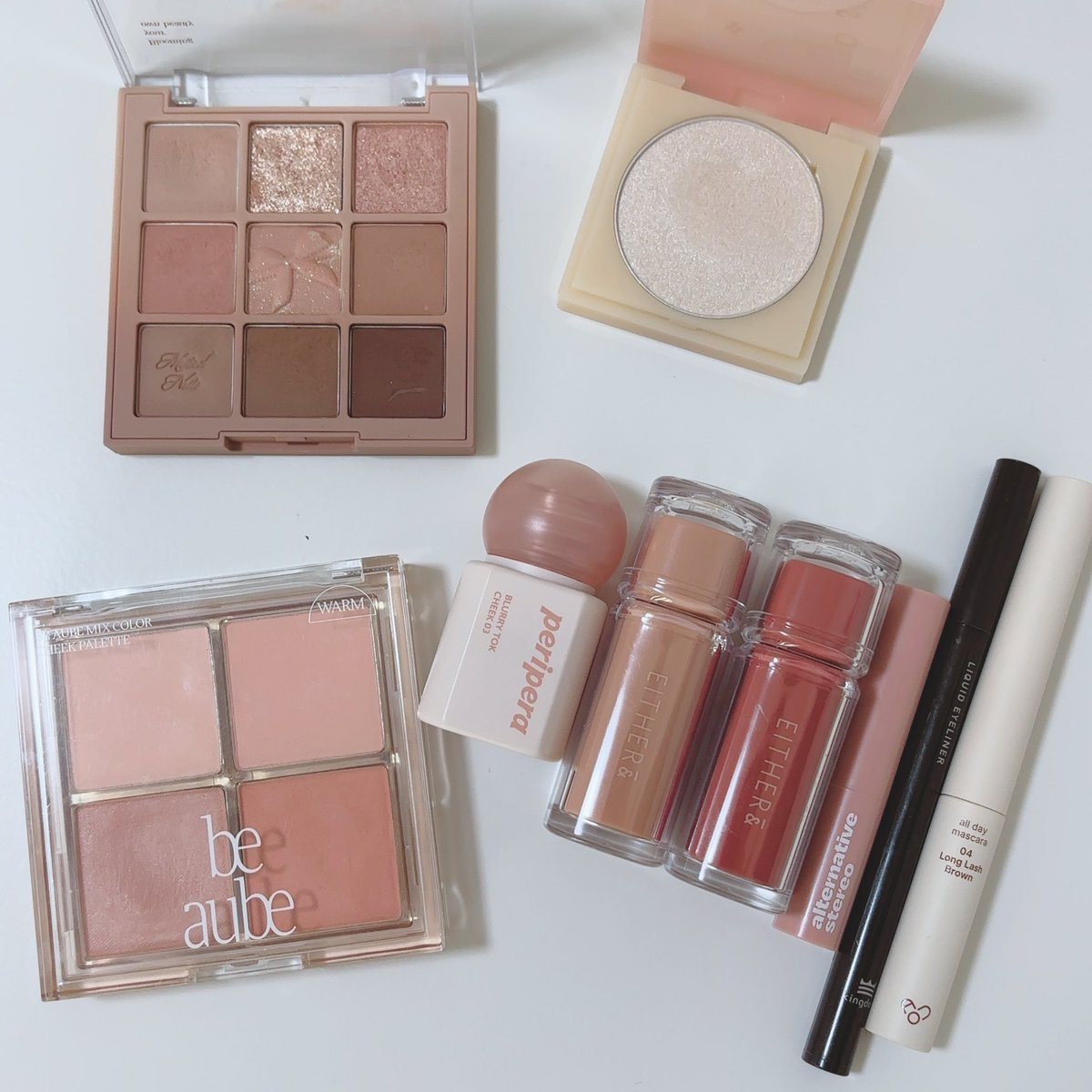 7piiico1_cosme's tweet image. #motd 

今日はイエベ擬態メイク🍁
ブライト夏春って黄味系苦手だったりするけど、DasiqueのミューテッドナッツはどんなPCでも使いやすいブラウンでお気に入り😸🤎