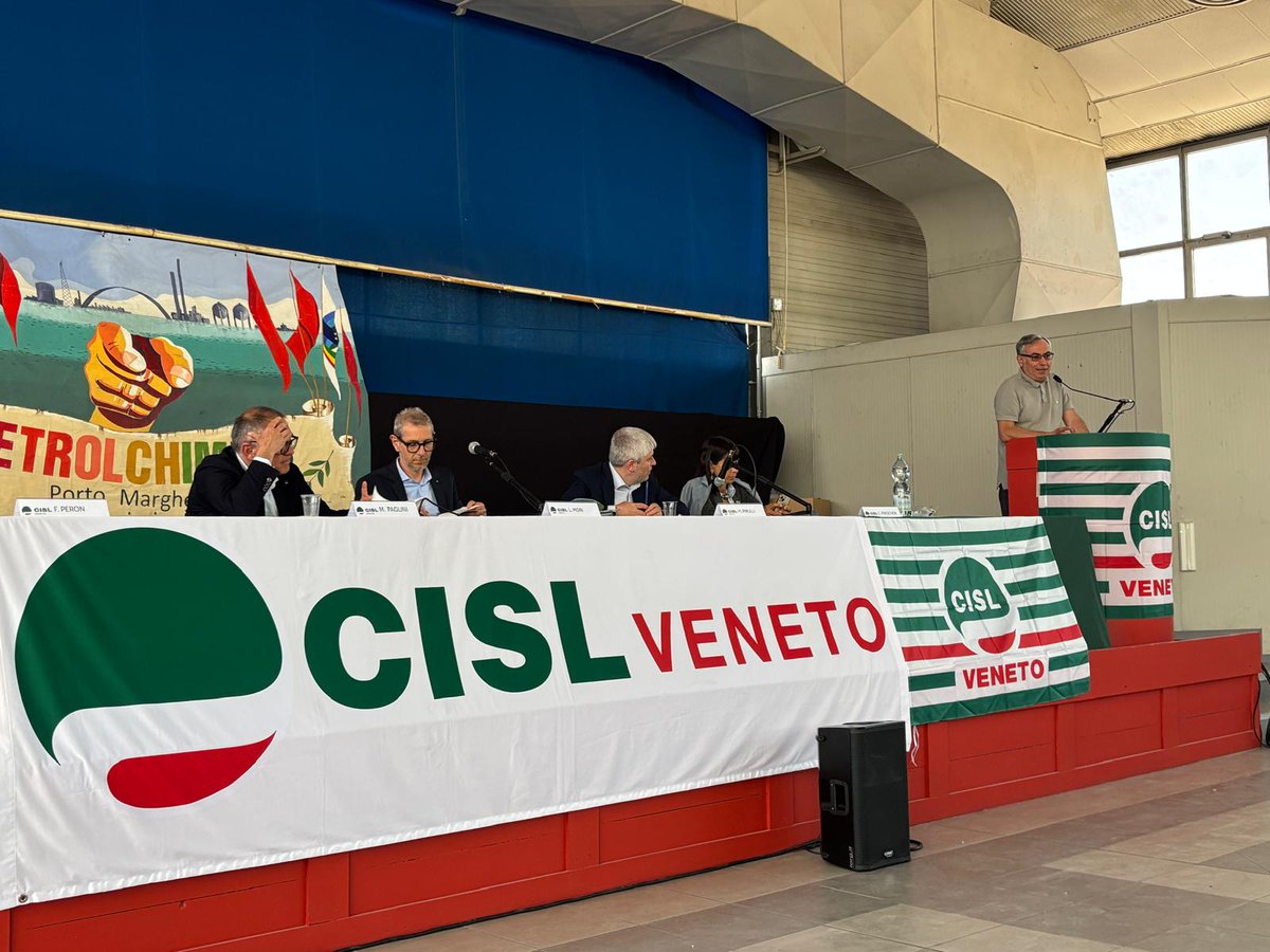 FilcaVeneto's tweet photo. "Per un lavoro sempre più sicuro!"
Concluso l’Attivo delle delegate e dei delegati RLS e RLST del Veneto promosso da @UsrVeneto 
Presente la Filca Belluno Treviso con Massimo Sanson. 
Prevenzione, formazione e tutela al centro.
#SicurezzaSulLavoro #FilcaCislVeneto https://t.co/5FZ3ad367Y