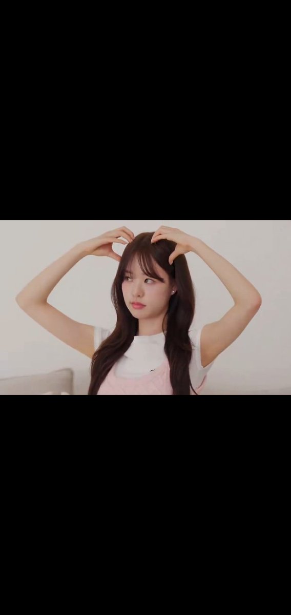 BiaHutche1's tweet image. A new video of Heesun showing everything in her bag has been released, it's amazing!! I'm loving watching our dear Heesun's videos.
#singlesinferno5
#singlesinferno #heebeen