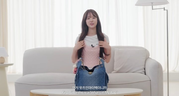BiaHutche1's tweet image. A new video of Heesun showing everything in her bag has been released, it's amazing!! I'm loving watching our dear Heesun's videos.
#singlesinferno5
#singlesinferno #heebeen