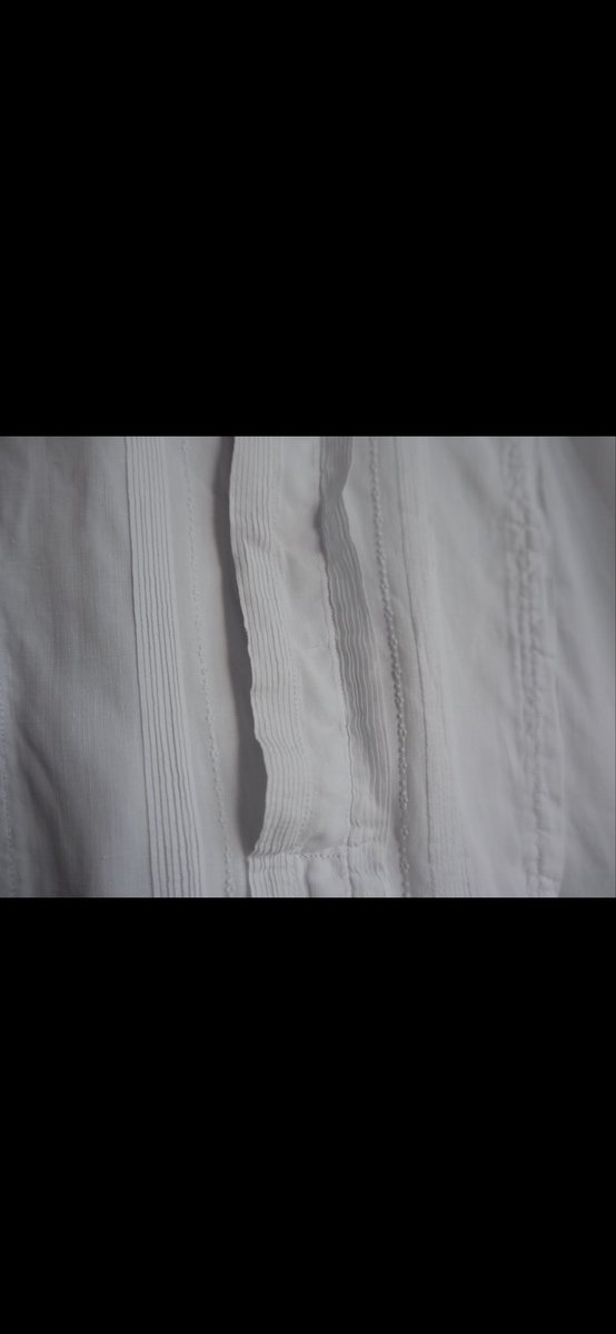 vrisko0722's tweet image. GWは2Fを開放して
服をずらっと並べます

vrisko2Fopenday
2026.04.29(wed)-05.06(wed)
11:00-18:00
close 木

dressshirt

気にして見ていないと
気が付かないくらいの
細かなピンタックと刺繍

使い回しのきくシャツたち
数多く並んでおりますので
中から探してみて下さい

#fashion #板橋 #古着