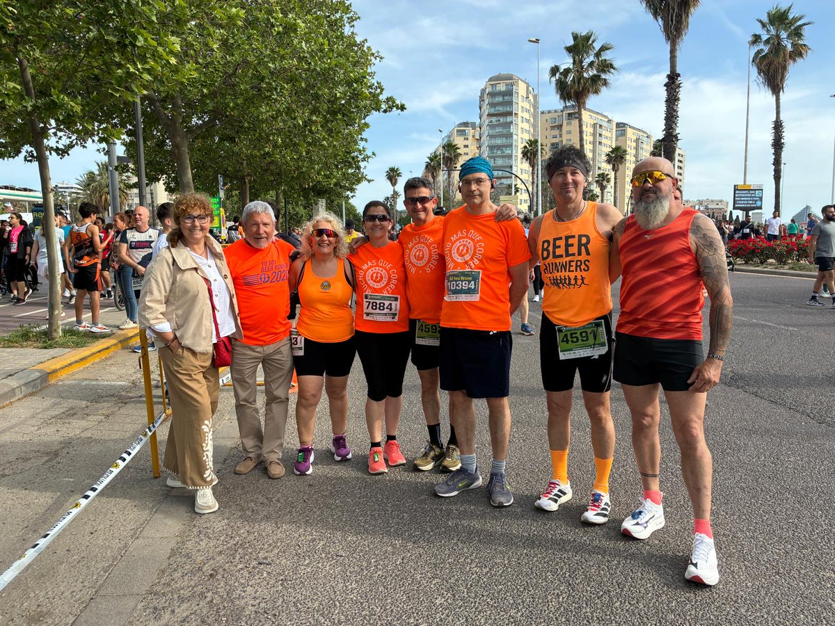 BeerRunnersVLC's tweet photo. Este pasado sábado por la tarde, se disputó la VII Volta a Peu per la Discapacitat (Campanar) y en ella participaron, varios compañeros de los Beer Runners Valencia. 
 #muchomasquecorrer #beerrunners #BeerRunnersVLC #mareanaranja #BeerWalkersVLC #beerwalkers #socialrunning. https://t.co/N7FC3S4ZQe
