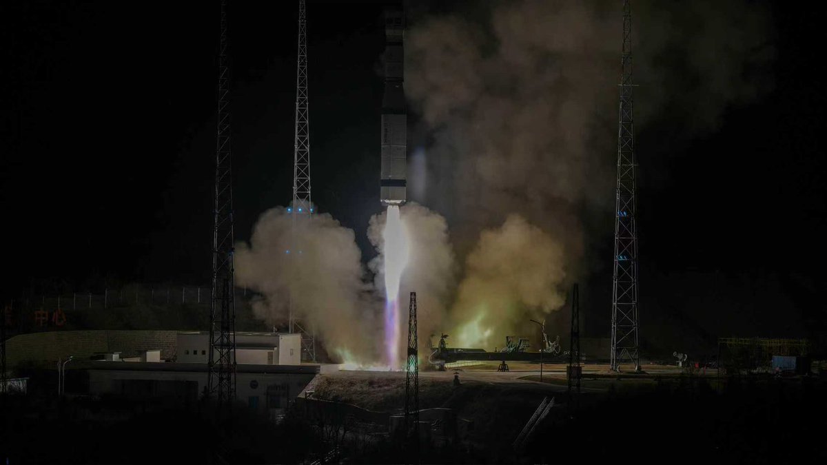 CGTangRui's tweet image. #China launched a Pakistani satellite from the Taiyuan Satellite Launch Center in North China's Shanxi province on Saturday.