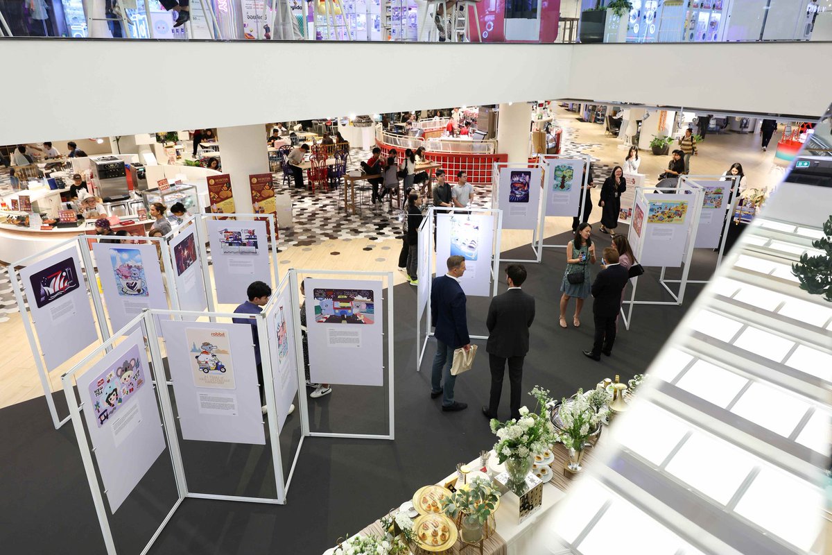 KhaosodEnglish's tweet image. Australian Embassy BTS Rabbit Card Design Exhibition at Siam Discovery

The Australian Embassy in Thailand, in partnership with Siam Piwat, has today opened our BTS Rabbit Card Design Exhibition at Siam Discovery.
facebook.com/share/p/14dvr6…
#Thailand #Australia #AustraliainThailand