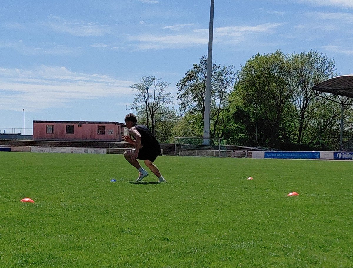GarrettVitter's tweet image. Sunday work with @BCollierPPI 
Worked on separation, cleaner releases, and finishing through the catch.
Improving every rep.
Ready to compete this summer!
#AGTG #TE #DE #FootballMindset