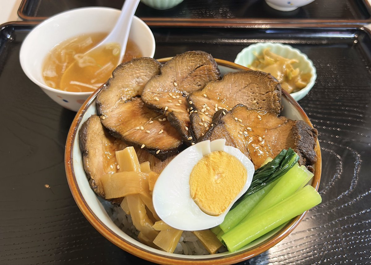 チャーシュー丼がトレンドに挙がって
いたので、お気に入り町中華のコレ！
大変美味しくいただいた記憶(*´꒳`*)♡
#チャーシュー丼