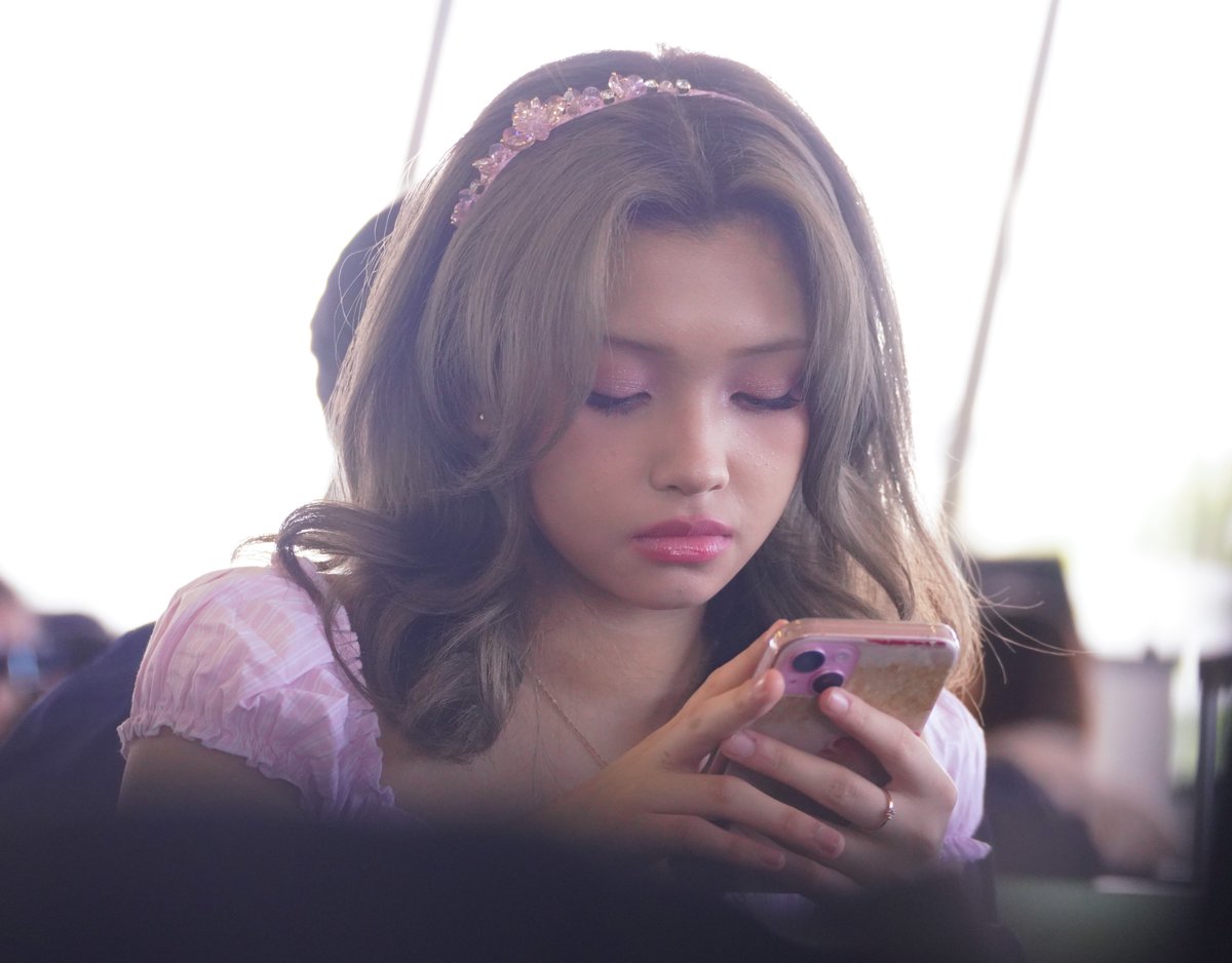 팔 tweet media