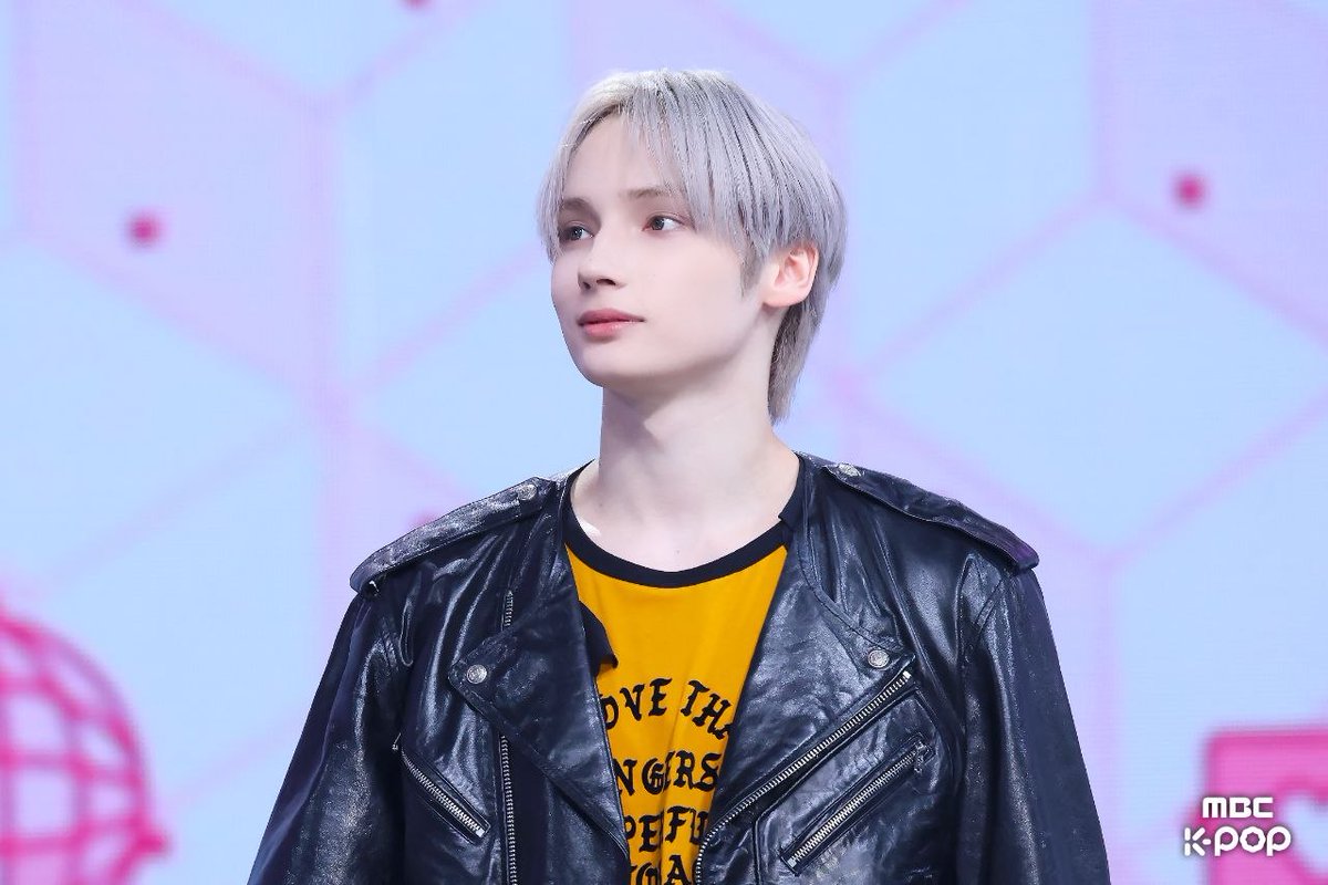 SL__TXT's tweet image. 270426 [#PHOTOS]

[On-site] TOMORROW X TOGETHER - Stick With You | Show! Music Core #HUENINGKAI

#투모로우바이투게더 #TOMORROW_X_TOGETHER
#TXT
©️TXT_SL🇱🇰🇰🇷