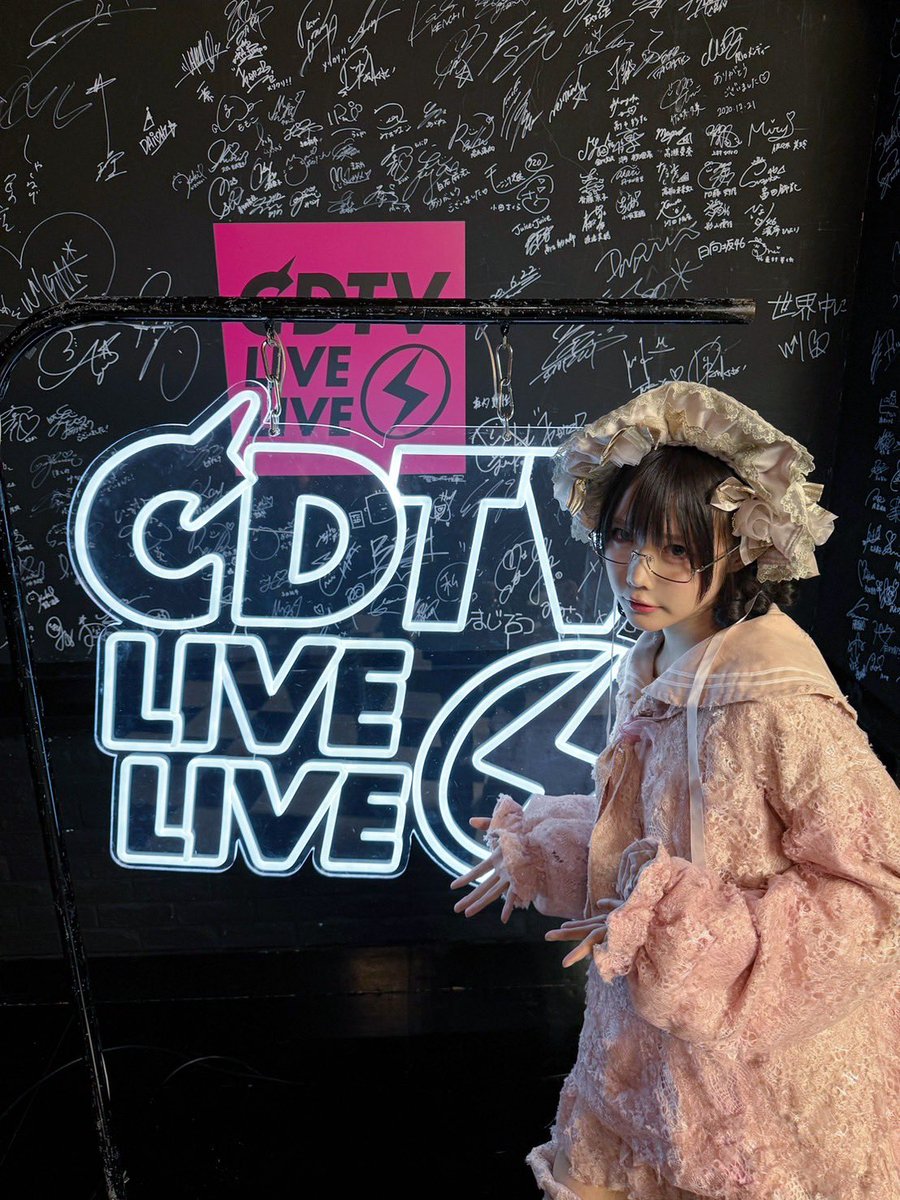 あの STAFF tweet media