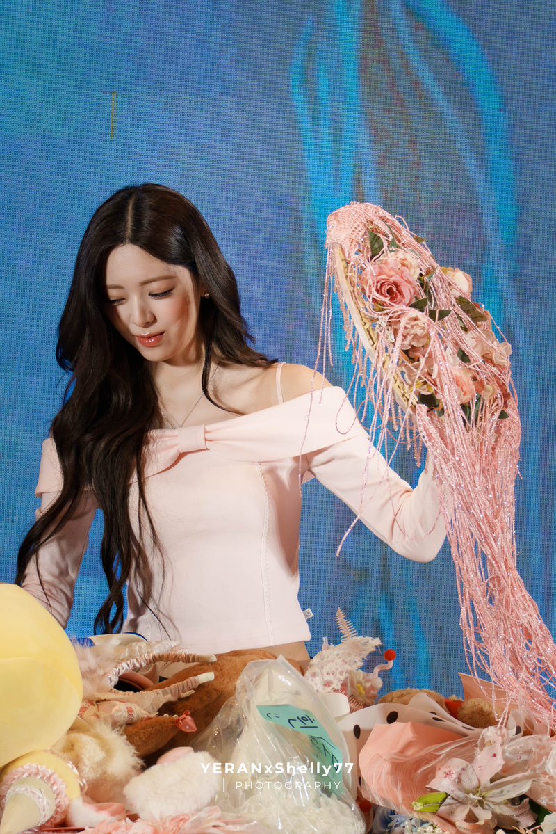 Shelly77 tweet media