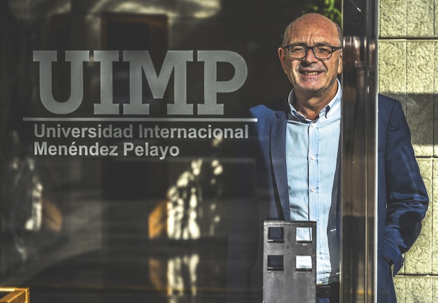 cantabrianegoci's tweet photo. El rector de la Universidad Internacional Menéndez Pelayo, Ángel Pelayo González-Torre, apuesta por una programación académica con tres ejes: la geoestrategia internacional, la #sostenibilidad y los riesgos asociados al desarrollo de la #IA.

https://t.co/vmQOPSt1UN https://t.co/jOk3muxInH