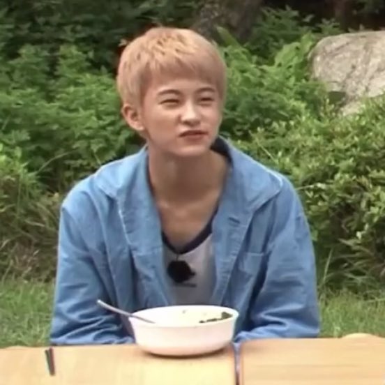 눈물선 사진들 찾다가 본 이 아기는 뭐예요