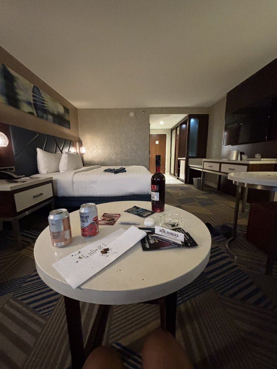 Pretty Girl Emily🦋🙂‍↔️ tweet media