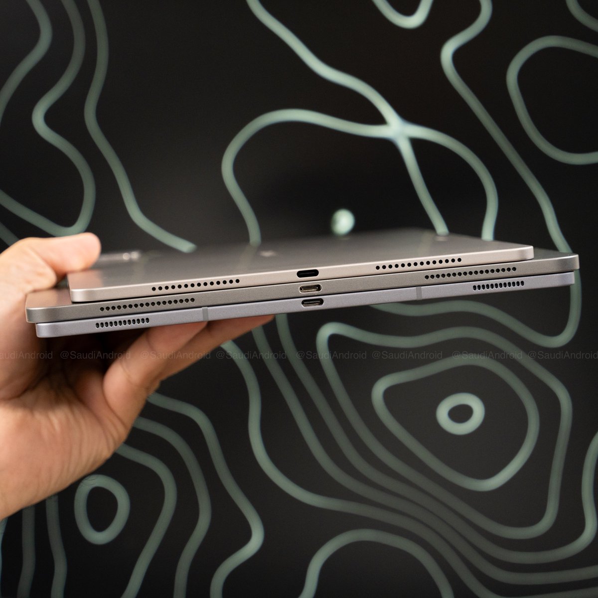 SaudiAndroid's tweet image. 💻HONOR Magic Pad 4
السمك 4.8mm
الوزن 450g
حجم الشاشة 12.3 إنش

💻Apple iPad Pro
السمك 5.1mm
الوزن 579
حجم الشاشة 13 إنش

💻Samsung Galaxy Tab Ultra
السمك 5.1mm
الوزن 692g
حجم الشاشة 14.6 إنش

#HONORMagicPad4 🆚#GalaxyTabS11Ultra 🆚 #iPadPro