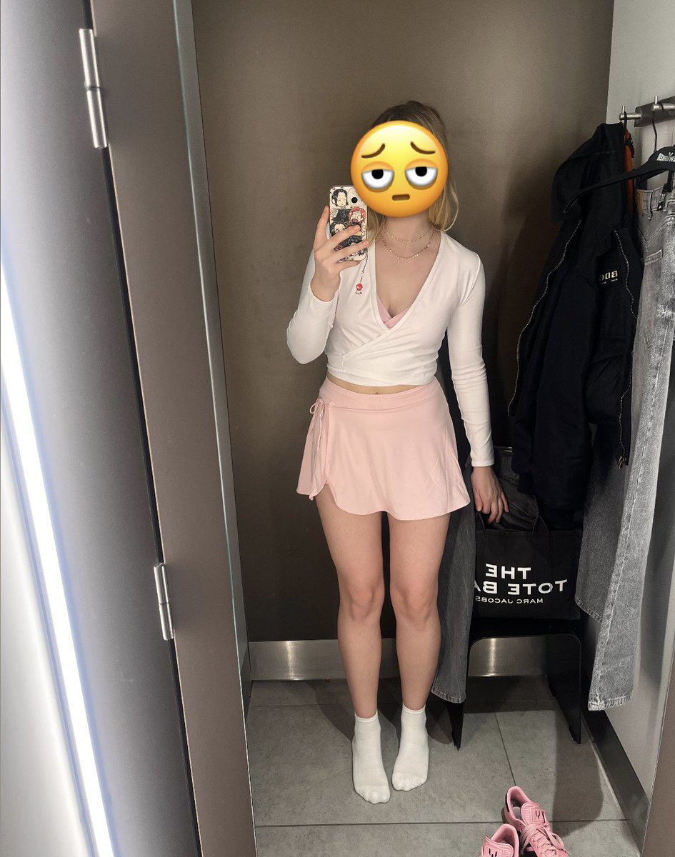 lynn ☆ tweet media