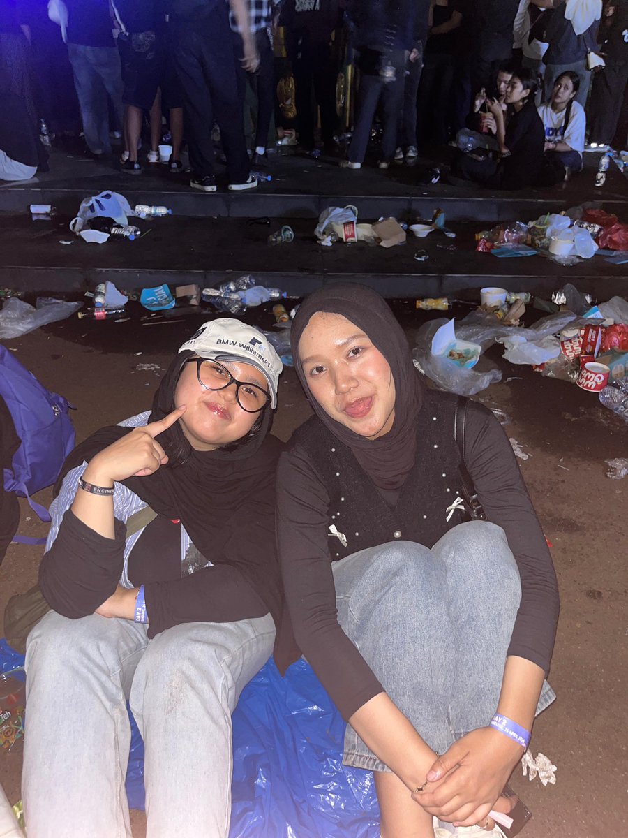 nasya's 🦦🪽 tweet media