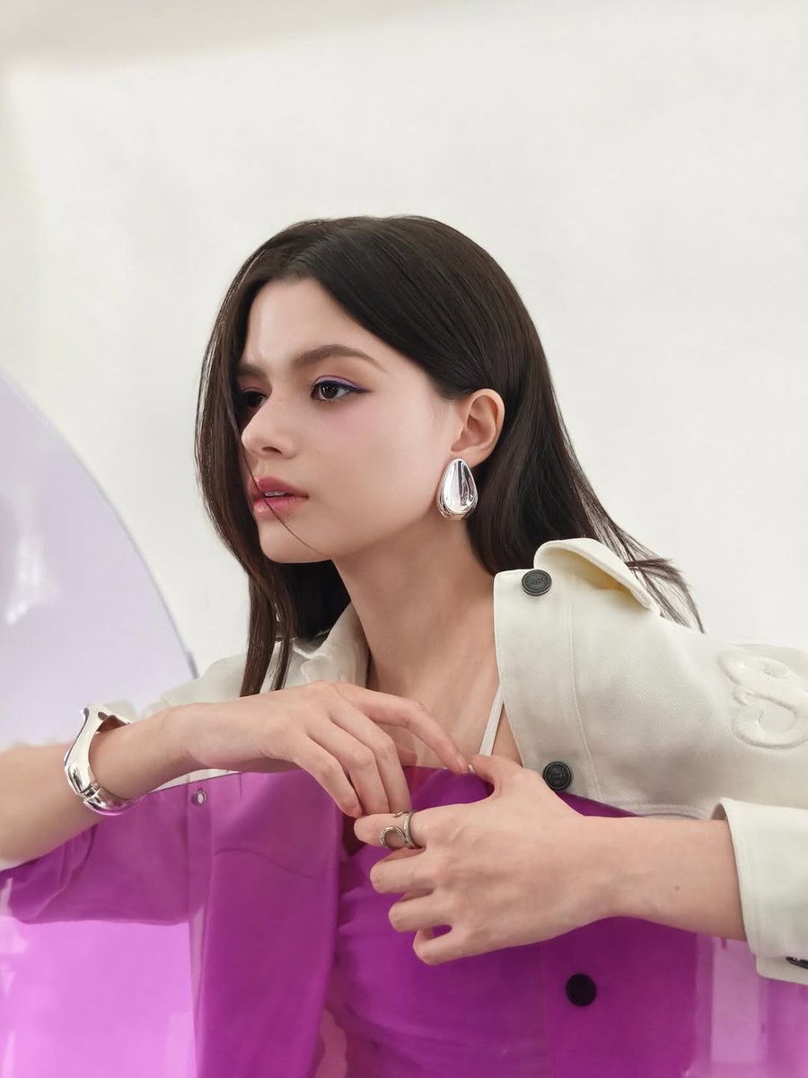 ราชนิกูลมากค่ะ

#OPPOFindX9sTHxBecky
#beckysangels