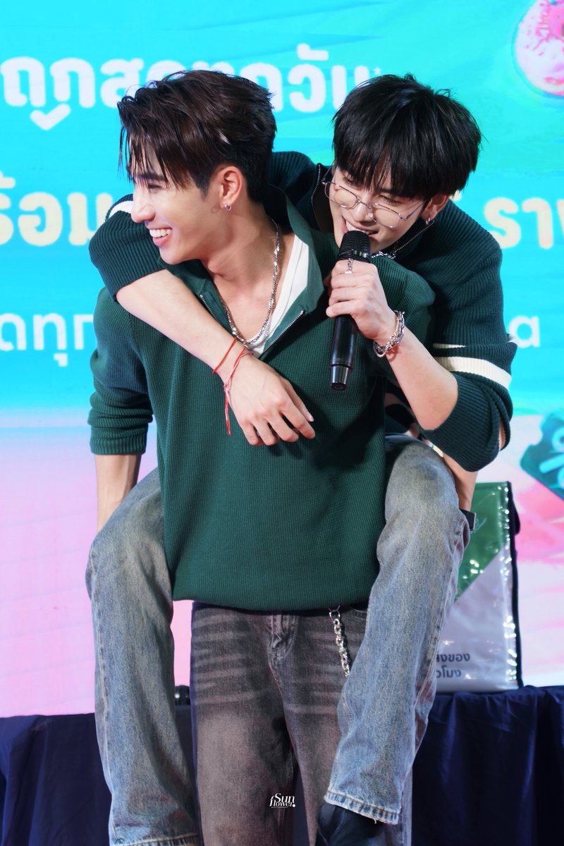 ɪs ᴍʏ sᴜɴғʟᴏᴡᴇʀ.파이 🌻 tweet media