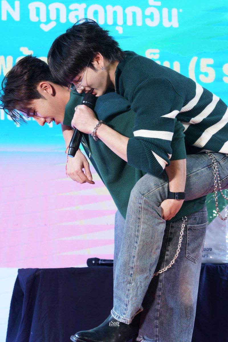 ɪs ᴍʏ sᴜɴғʟᴏᴡᴇʀ.파이 🌻 tweet media