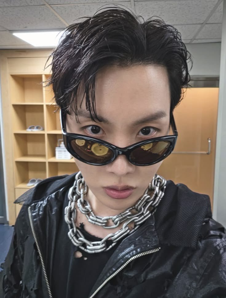 daily bangtwice selca tweet media