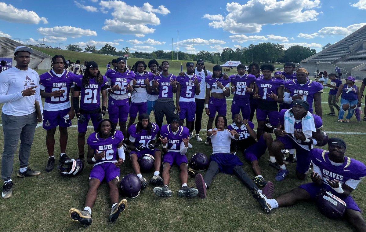 CoachMcCullum18's tweet image. Spring ball is in the books🔥🔥🔥✅ Recruiting mode activated!🔒 #SetTheTone #NoDaysOff #TrustTheProcess