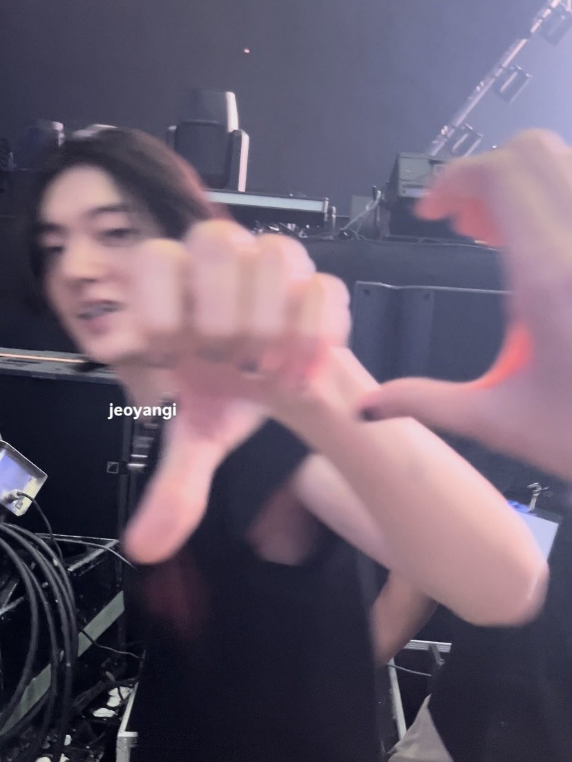 uno saw mingyu & treasure tweet media