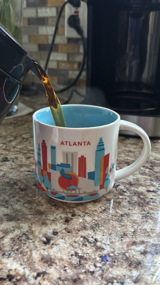 Stefeenew's tweet image. Good morning #CoffeeLovers #Coffee helps happy Monday morning it’s #CoffeeTime sending hugs and coffee ☕️ #FillACoffeeCup #CoffeeAddicts #CoffeeFriends