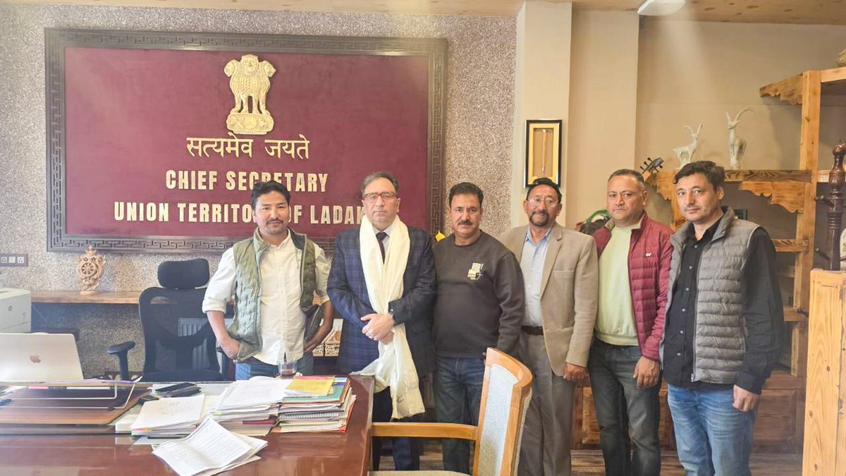 PurigTimes's tweet photo. A delegation from the All Contractors Association Kargil today called on the Chief Secretary of the Union Territory of Ladakh, Ashish Kundra, at the Civil Secretariat, Leh, to discuss various issues concerning local contractors and ongoing development works. https://t.co/KhhyJDQLX5