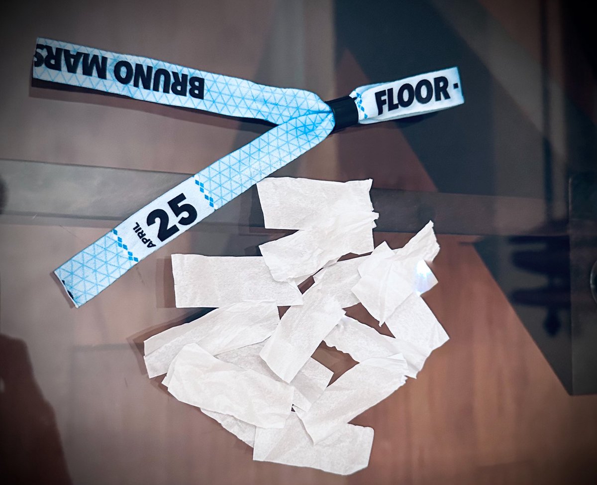 DrMoniBS's tweet image. New core memory…
#TheRomanticWorldTour #ATL 🥹🥰

I LOVE YOU @BrunoMars!!! 🖤

Can I wait until September to see him again!?! 😩🤷🏽‍♀️