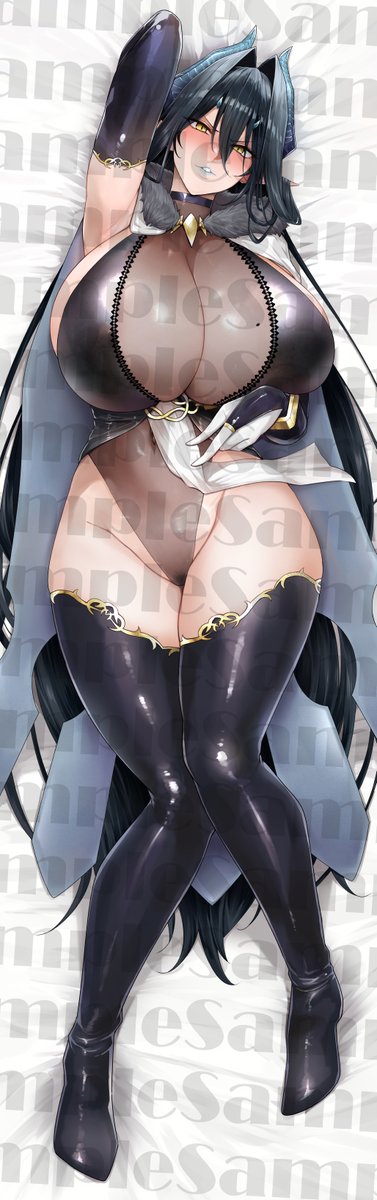 隙を見つけてはちょっとずつ塗ってた両面が形になったので、夏に向けて抱き枕計画が始まるらしい…( ˘ω˘ ) 