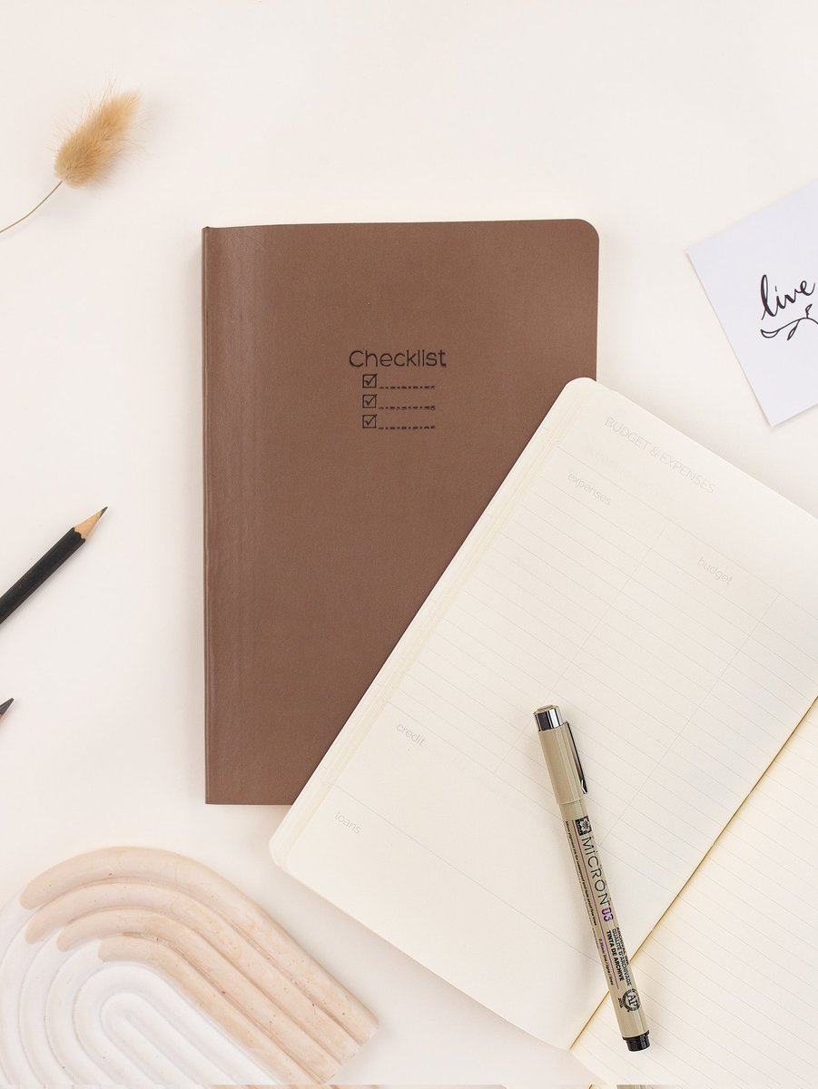 Joko_Edu's tweet photo. Our bestseller for a reason

The Joko Edu Lagos skyline 2.0 journal.

#MyJokoEdu #JournalsInLagos #TellYourStory https://t.co/RfAVmPNYPx
