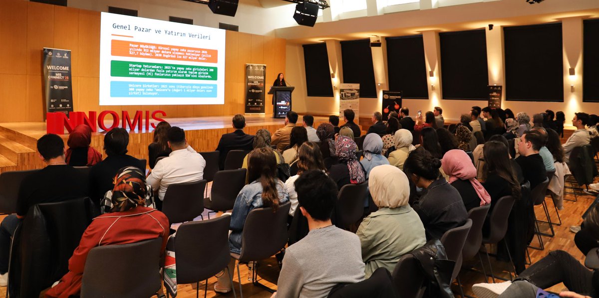 NEUniversitesi's tweet photo. MIS CONNECT’26 Zirvesi Teknoloji Gündemine Işık Tuttu 💯

Üniversitemiz ve Kapsül Teknoloji Platformu iş birliğinde düzenlenen MIS CONNECT’26 Teknoloji ve Kariyer Zirvesi, Taş Bina Kültür Merkezi’nde gerçekleştirildi. Etkinlikte alanında uzman isimler; yapay zekâ, yazılım, girişimcilik, mobil teknolojiler ve blockchain gibi güncel konularda katılımcılarla buluştu. Zirvede ayrıca kariyer planlaması, yeni nesil meslekler ve teknoloji dünyasındaki dönüşüm başlıkları ele alındı.

➡️https://t.co/YqZQBNC8Ap

#NEÜ♥️