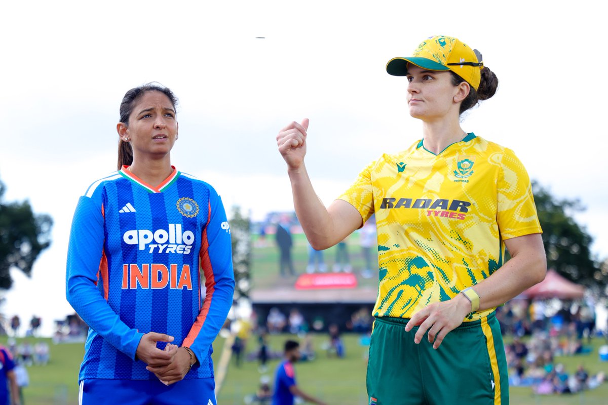 BCCIWomen's tweet image. 🚨 TOSS 🚨

South Africa have won the toss and elected to bat first in the 5⃣th T20I 

Updates ▶️ bit.ly/SAWvINDW-5thT2… 

#TeamIndia | #SAvIND