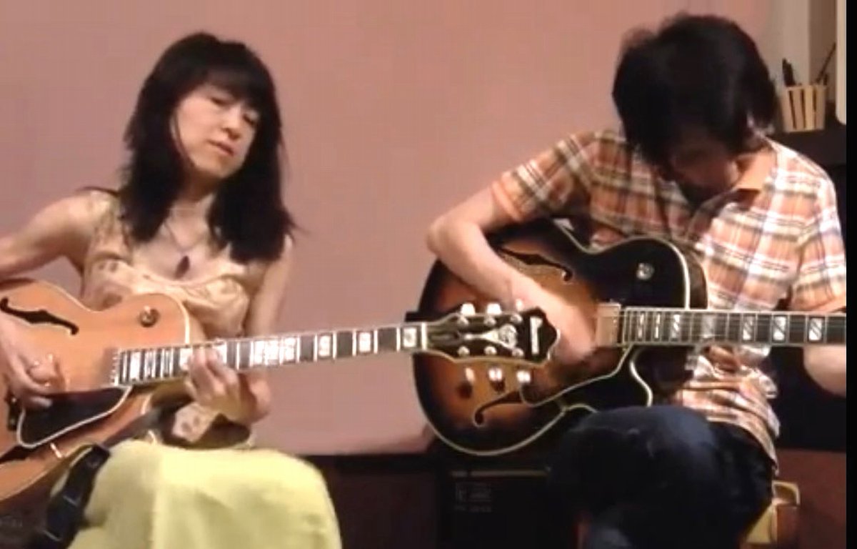 shu_ota2's tweet image. Night Hawks 岩下さん と ジャズ•ギタリスト #佐々木正治 さん とのギター•デュオによる「#Summertime」は如何でしょうか。
　↓
youtu.be/e09aV_lRDYw

アップ・テンポ にアレンジされた二人の軽快なギター・プレイを、是非 ご堪能下さい♪

#NightHawk, #ナイトホークス, #岩下千絵