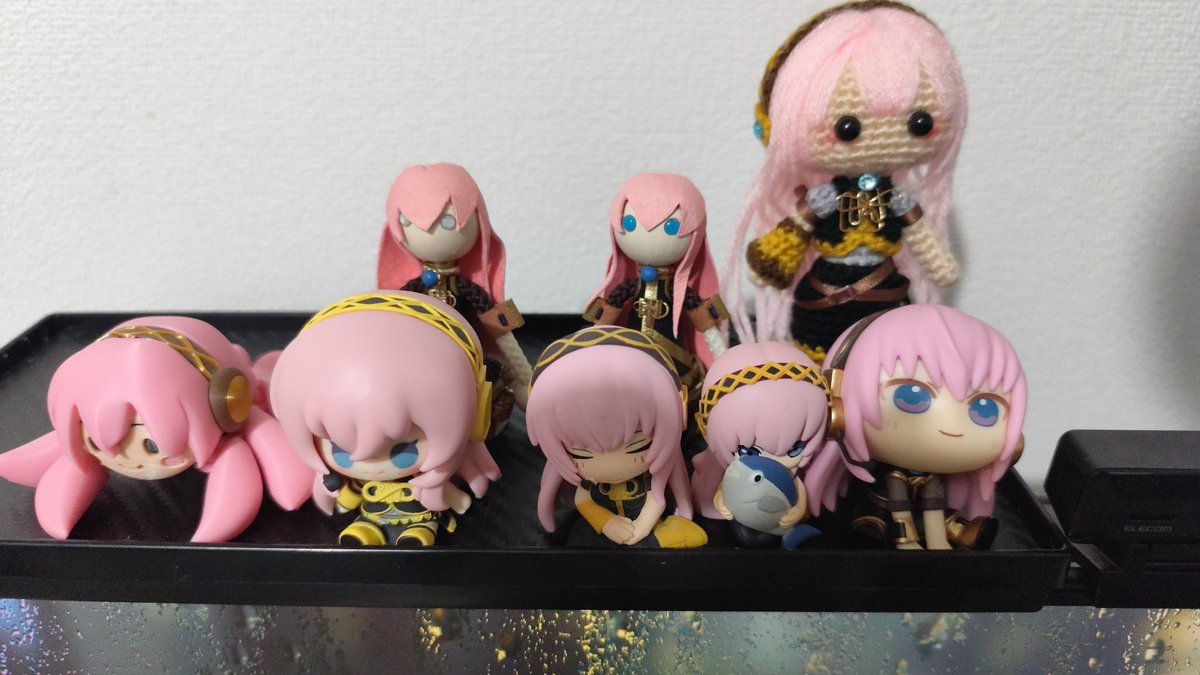 パソコン上のちっちゃいルカちゃんゾーンが賑やかになってきました

可愛いですね