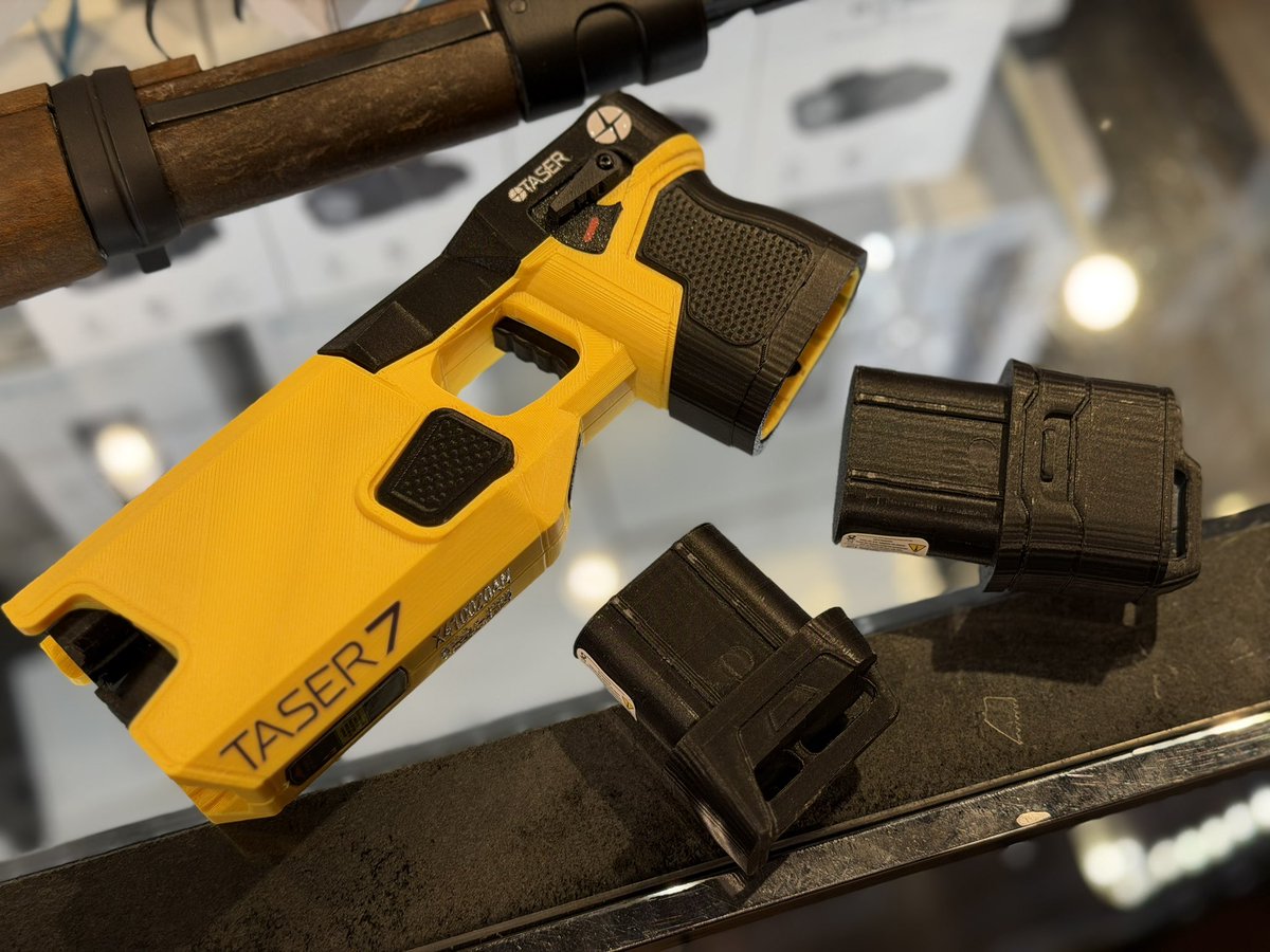 3Dプリンター製 TASER7 テーザーガン LE装備 📢中古入荷速報 TASER7 3Dプリンタ製 ダミーモデル リアルサイズで再現