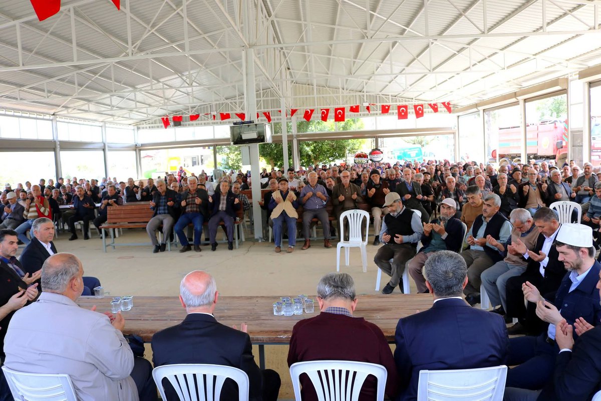 HHayriyasar's tweet photo. Kıymetli annem Ayşe Yaşar'ın vefatı dolayısıyla acımızı paylaşarak yanımızda olan, taziye mesajları ve telefonla arayarak dualarını ve rahmet dileklerini ileten, bizleri yalnız bırakmayan tüm hemşehrilerime, dostlarıma ve kurumlarımıza ailem ve şahsım adına teşekkür ederim. https://t.co/dV1u3MrUDs