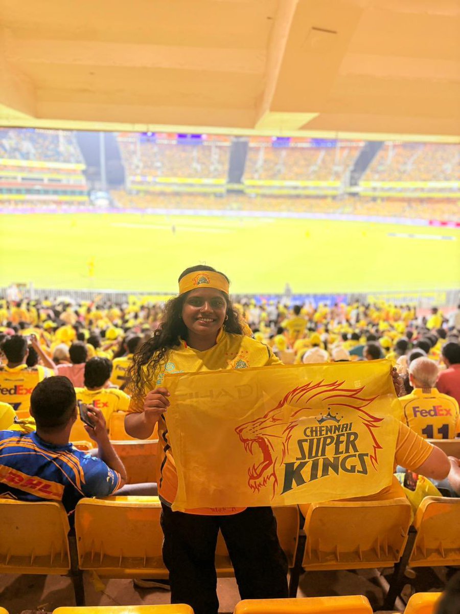 sangaviES's tweet photo. Yellove forever 💛
#cskvsgt
#cskforever https://t.co/aF86KXBzvD