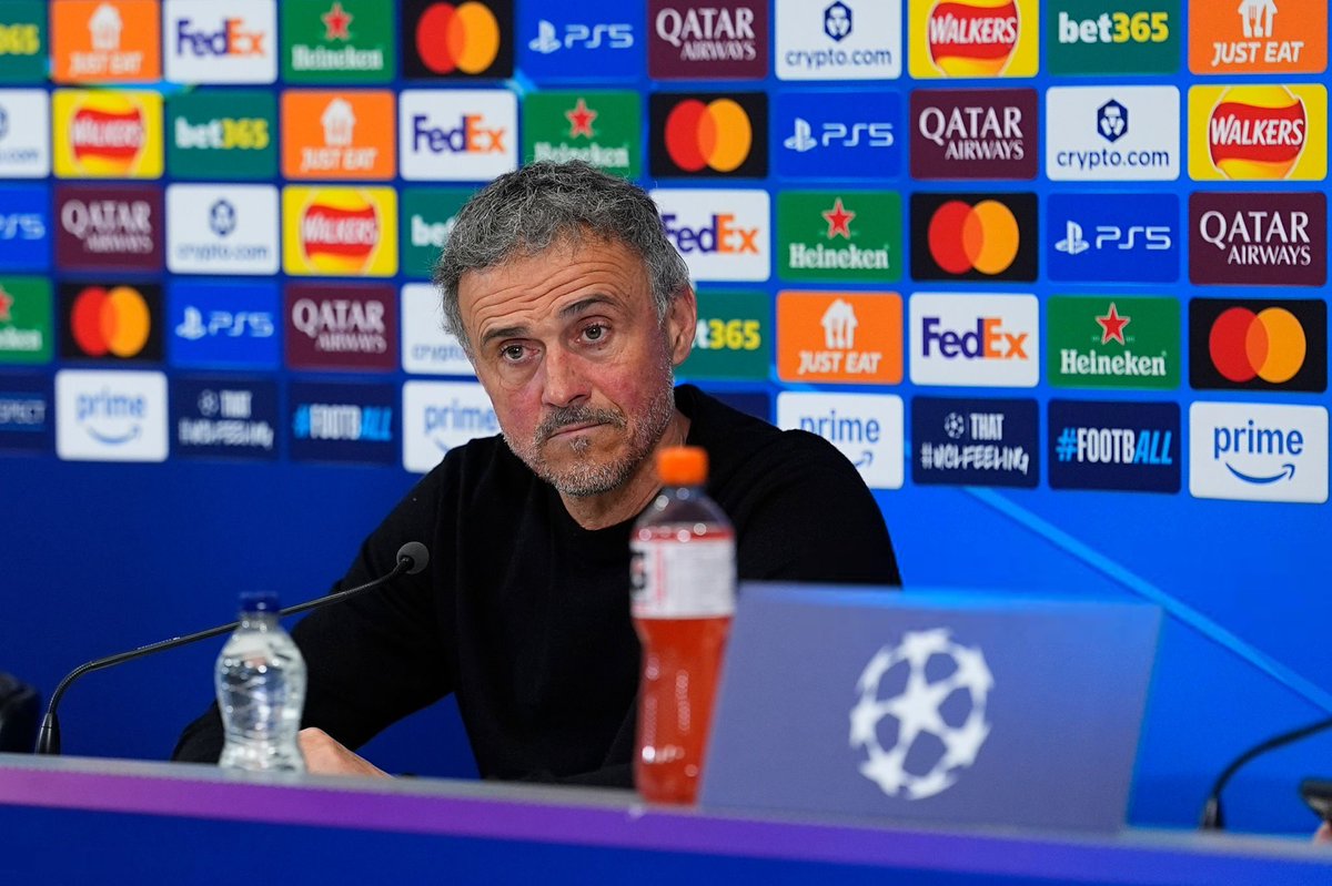 🚨 Luis Enrique 🇪🇸 : « 𝗜𝗟 𝗡’𝗬 𝗔 𝗔𝗨𝗖𝗨𝗡𝗘 𝗘́𝗤𝗨𝗜𝗣𝗘 𝗠𝗘𝗜𝗟𝗟𝗘𝗨𝗥𝗘 𝗤𝗨𝗘 𝗡𝗢𝗨𝗦. ❌❤️💙

Ce sont les deux meilleures équipes d'Europe même si Arsenal a aussi fait une belle saison. 

En terme de régularité, le Bayern est peut-être un peu au-dessus de nous parce