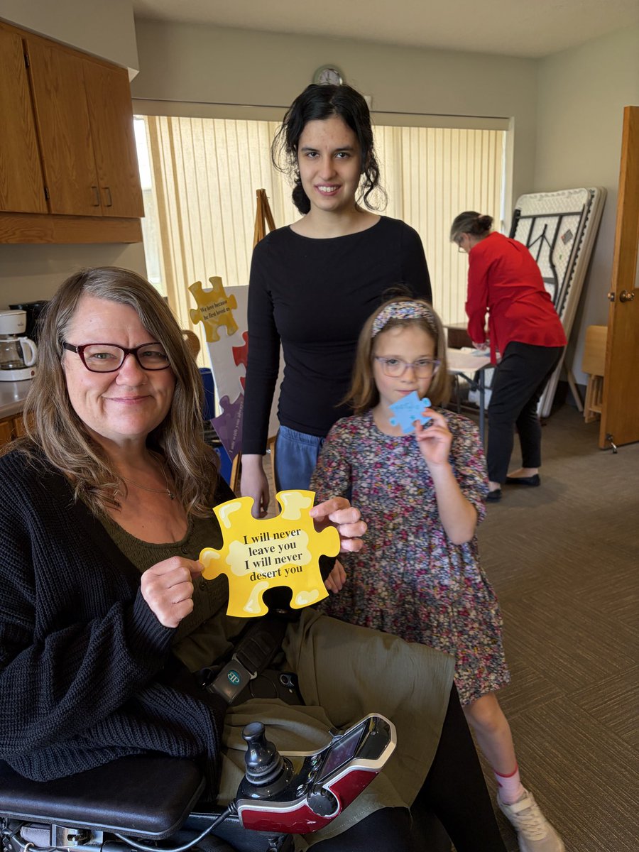 SiloamUnited's tweet image. ❤️Yesterday Young At Heart explored Acts 2:42–47. We worked with bible scripture puzzle pieces emphasizing that we are a community; every person is a vital part of the puzzle. Some congregation members found hidden puzzle pieces to be included at “our table”. #inclusion  #faith