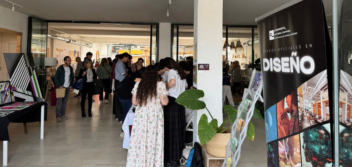 nackom_na's tweet image. Larunbatean, @nackom_na -eko ordezkariak #CreativeMarket -en I. edizioan izan ziren; @Creanavarra -k antolatutako azoka bat, etorkizuneko profesionalak, artistak eta sortzaileak gertutik babesteko.

👏🏼 Tokiko sormen-ekosistema hazten duten ekimenak babesten jarraitzen dugu.
