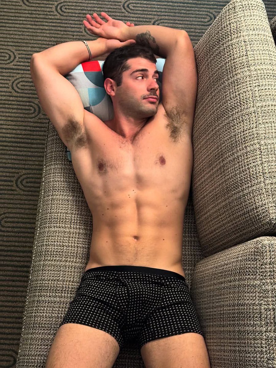 PitStinkLover tweet media