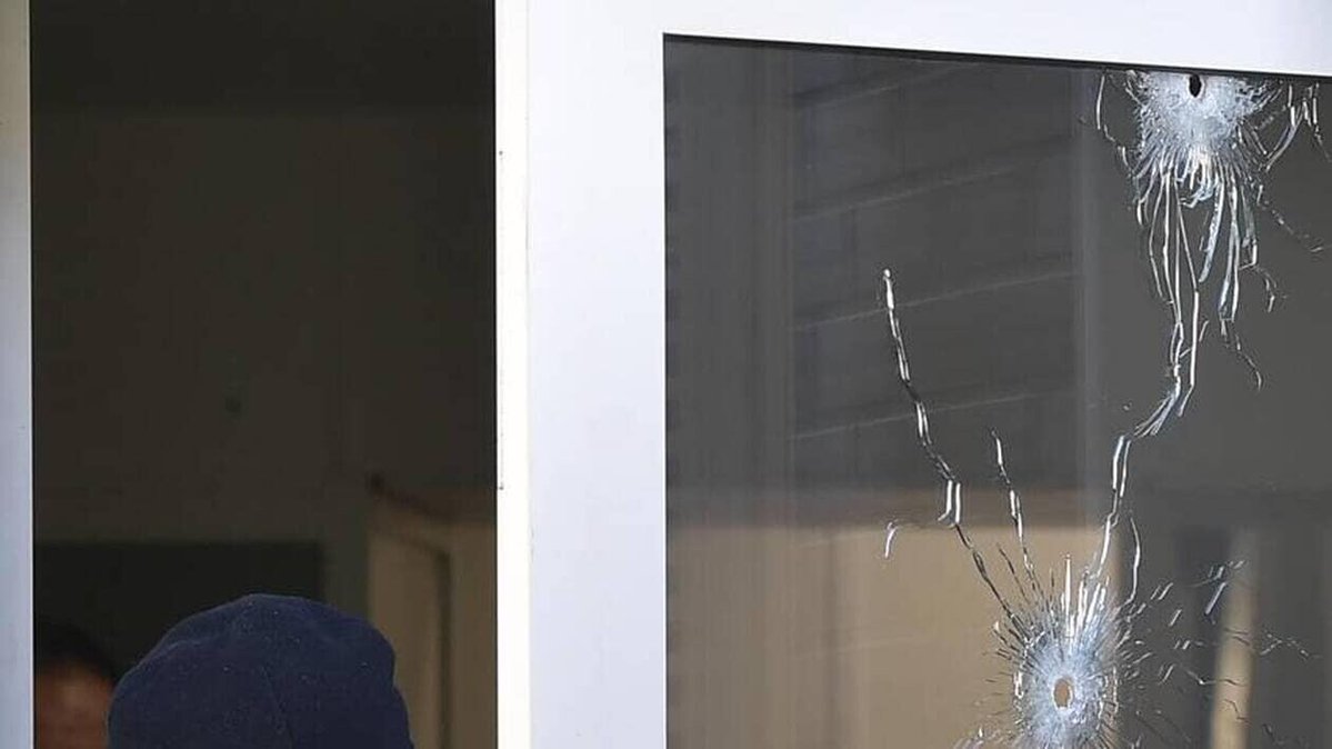 presseocean's tweet image. Impacts de balles dans un hall d’entrée et dans un volet : plusieurs tirs d’armes à feu à Nantes ce week-end | Presse Océan
➡️ l.ouest-france.fr/mbTM
#Nantes