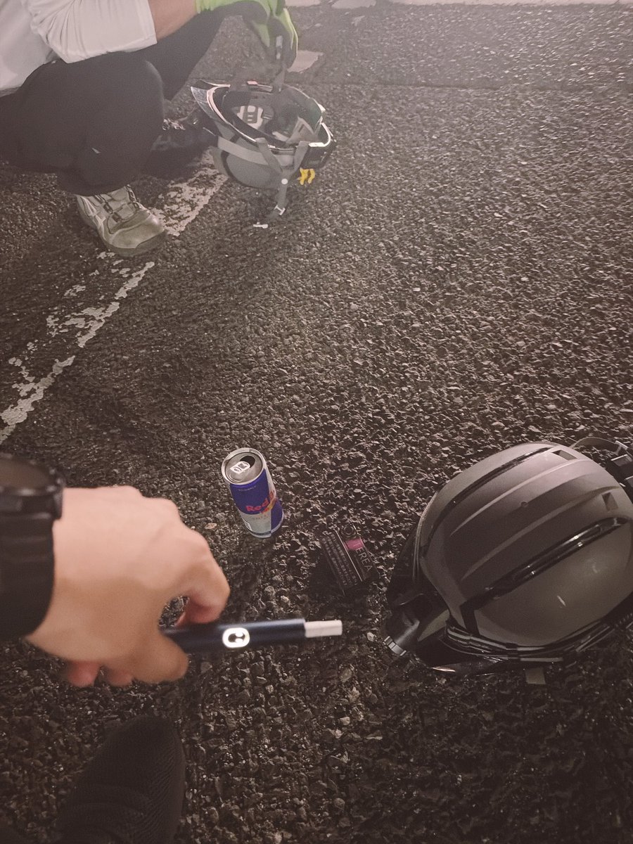 結局俺が高いとこ上がらないと行けない😡😡😡

飛ぶね✈️