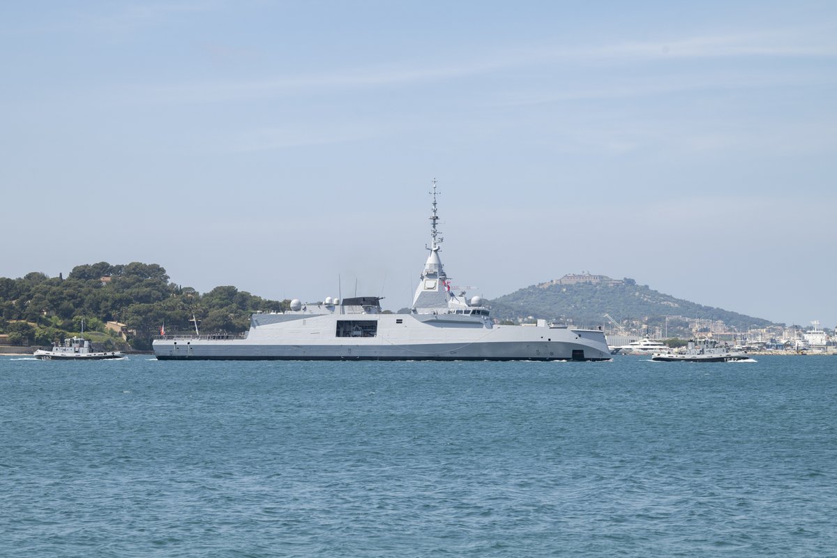 MarineNationale's tweet image. #FDI | Le 26 avril 2026, la frégate de défense et d’intervention Amiral Ronarc’h a accosté à Toulon dans le cadre de son déploiement longue durée. Après plus de 3 mois en mer, cette escale technique permet à l’équipage et au bâtiment de poursuivre leur engagement.