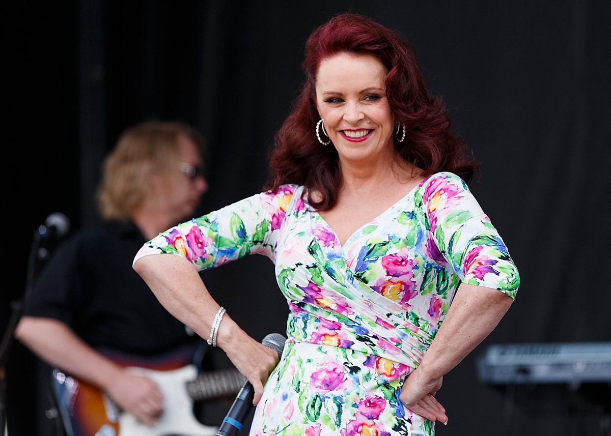 Disney_Wiki's tweet image. Happy Birthday, Sheena Easton
For Disney, she voiced Robyn Canmore, Banshee, Molly and Finella in #Gargoyles, Dr. Robin Doyle in #Tarzan and provided her voice for several songs as well as additional voices in #PhineasAndFerb.