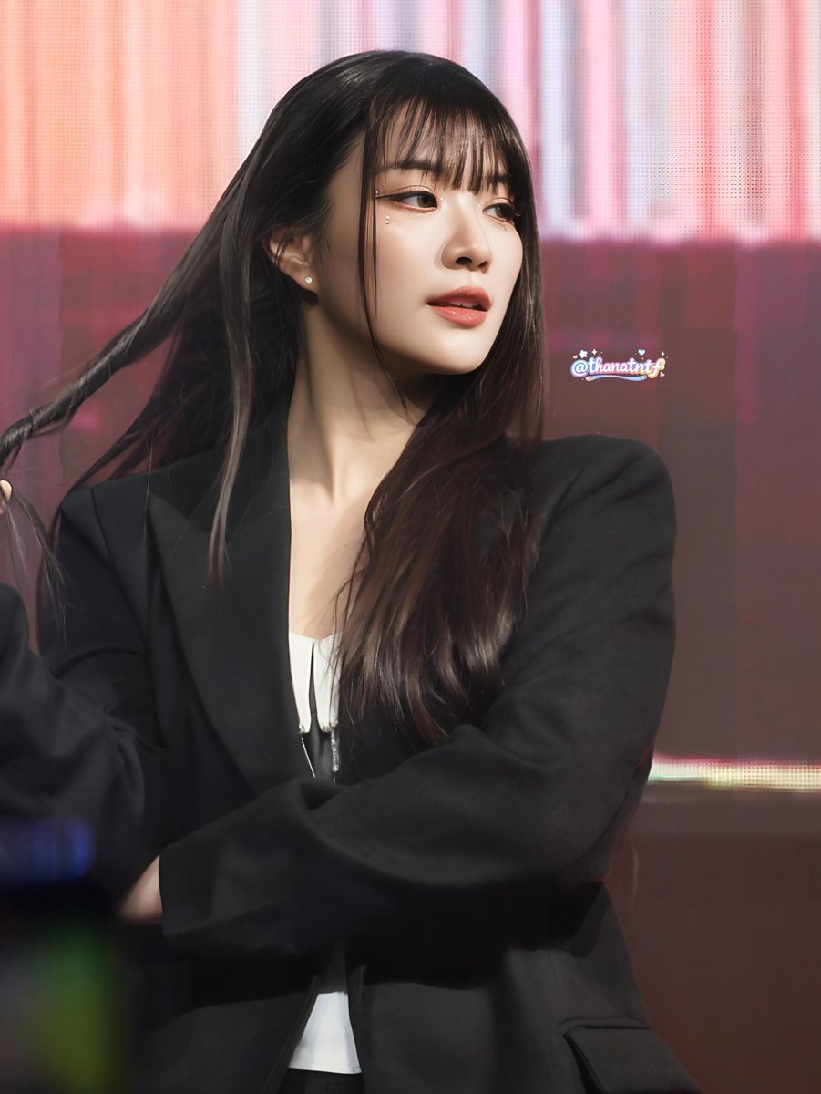 ไปทำอะไรตรงนั้น*มาอยู่ด้วยกันตรงนี้ tweet media