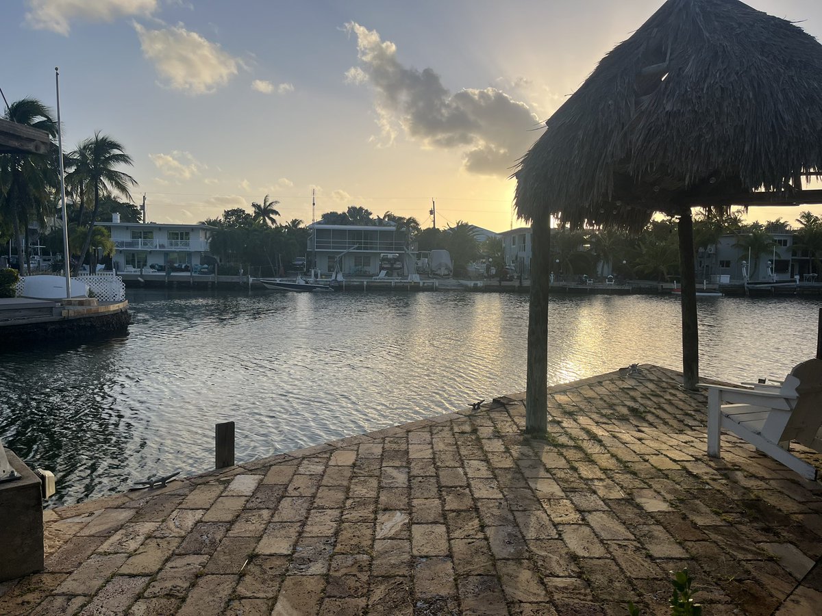 BastronR's tweet photo. @DigitalDaisyX Good morning from the Florida Keys 😎🌞 https://t.co/R2ynXmN6Bb