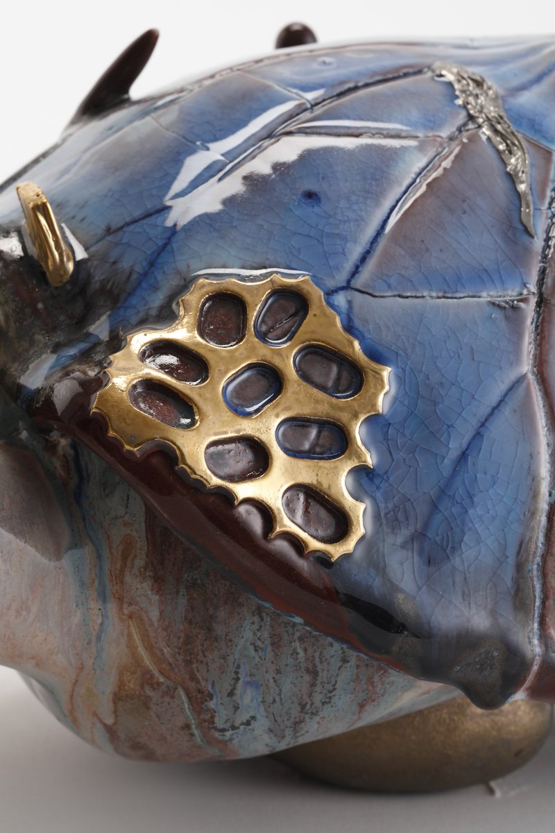 cow7uka's tweet image. 《Rebirth》
2026
H250 × W680 × D210 mm
Porcelain , glaze, gold, platinum

Photo:Takeru Koroda

#art  #sculpture #comtemporaryart #ceramic