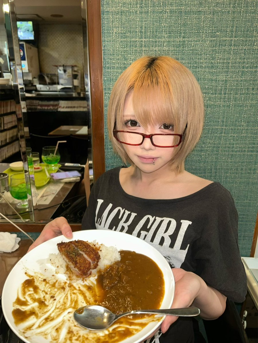 にこさん tweet media